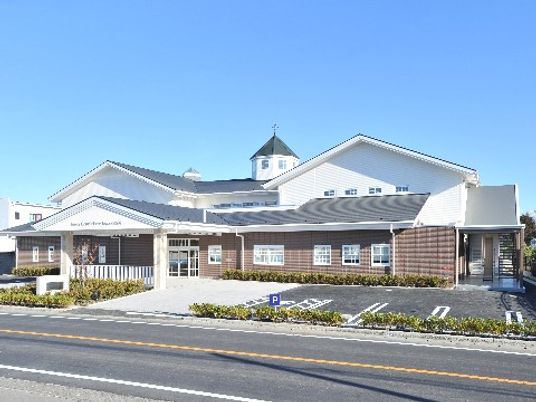 グループで培った医療・介護・看護のノウハウを集結させた快適な住宅型有料老人ホームを運営しています。