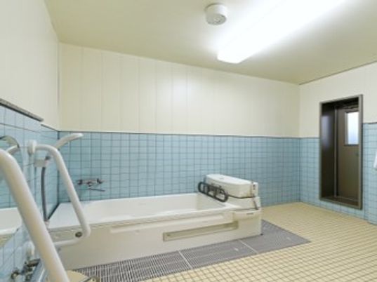 熟年コミュニティせとうちに設置された浴槽