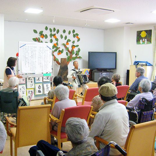 音楽会が開かれる室内