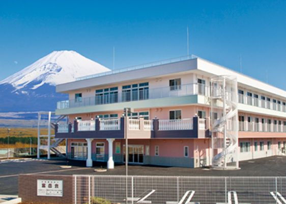 ひろびろとした外観  