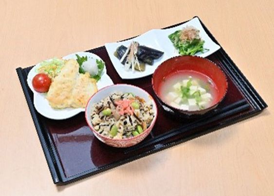 和食定食のお盆