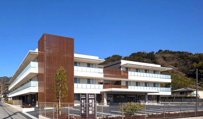 開放的な外観の建物