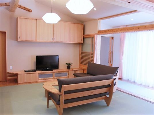 和風モダンな居室空間