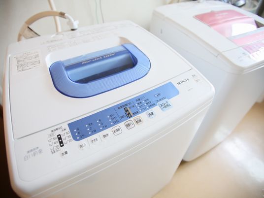 洗濯機と洗剤置き場