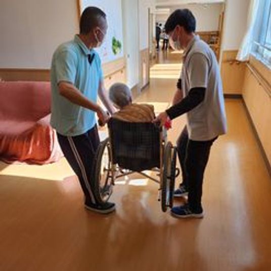 明るい廊下の様子