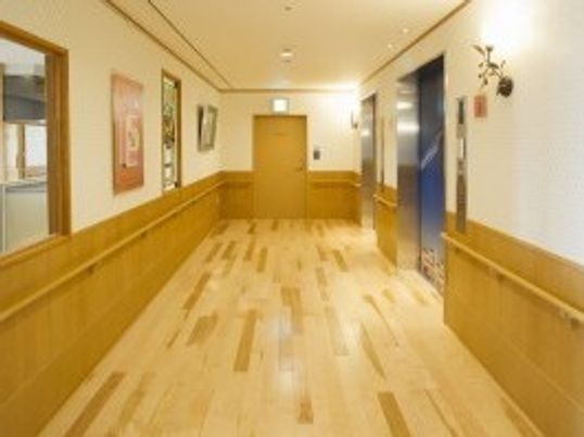 きれいな施設の廊下