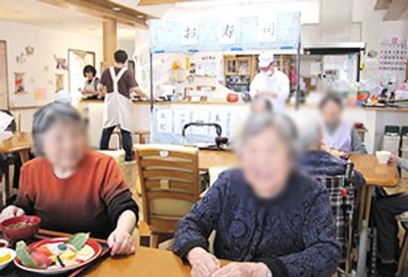 賑やかな食堂