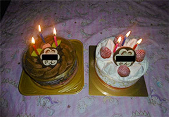誕生日ケーキ二つ