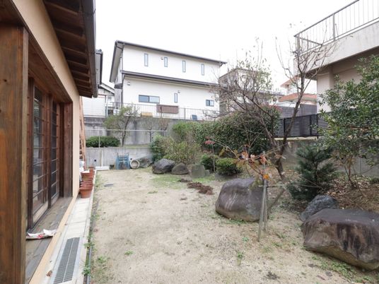 緑豊かな中庭