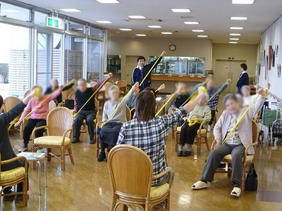 和やかなダイニングルーム