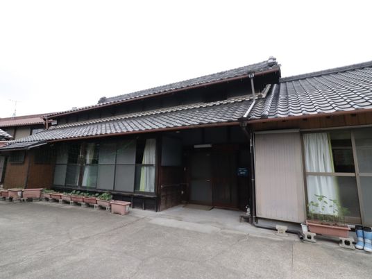 和風の落ち着いた外観
