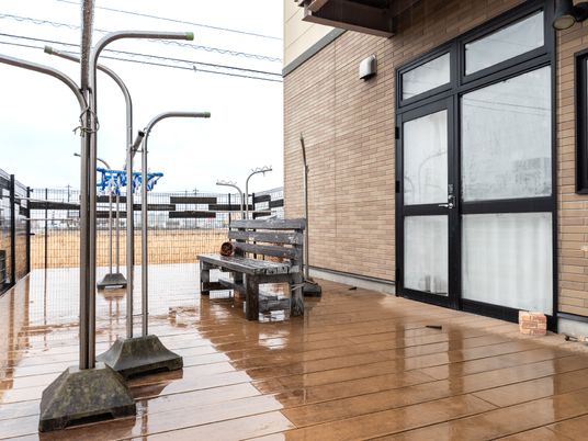 中庭の雨上がり