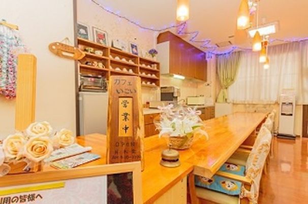 温かみのある受付カウンター