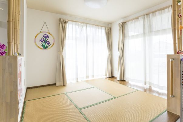 明るく清潔な和室