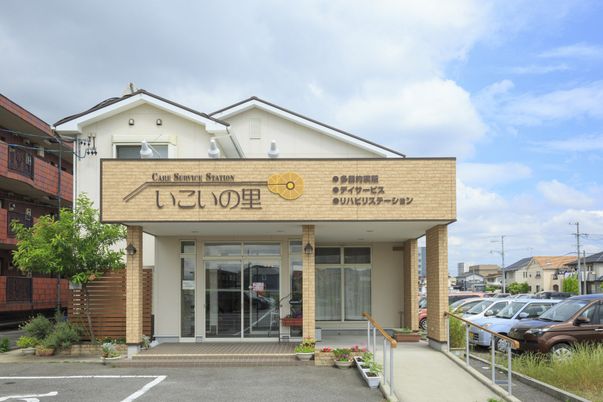 快適な外観のエントランス