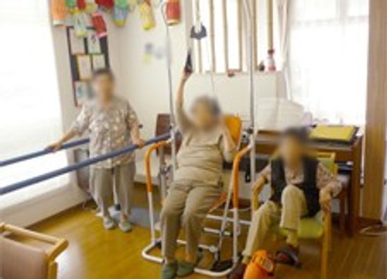 訓練を行う高齢者の部屋
