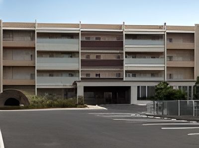 入り口付近の建物