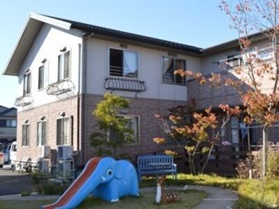 中庭のある建物外観