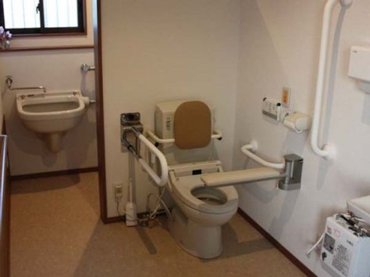 バリアフリーなトイレ設備