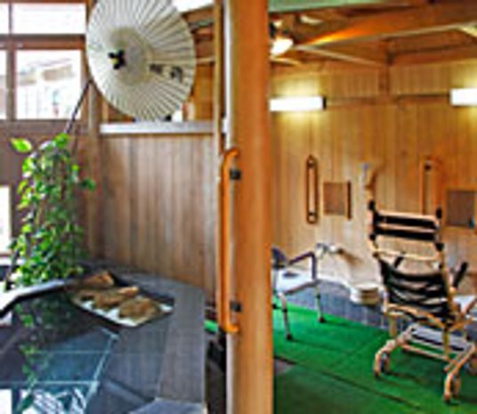 明るい部屋の内観
