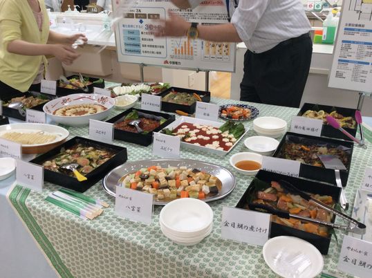 食事準備中の様子