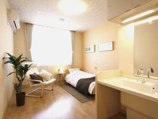 明るい居室の一角