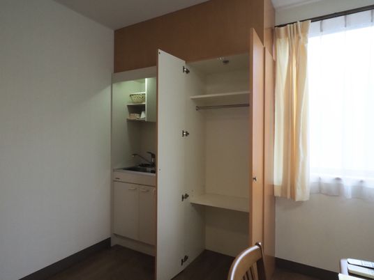 居室の洗面台と収納