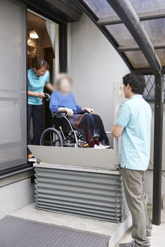 車椅子用リフト
