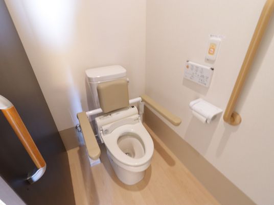 バリアフリー設計のトイレ 