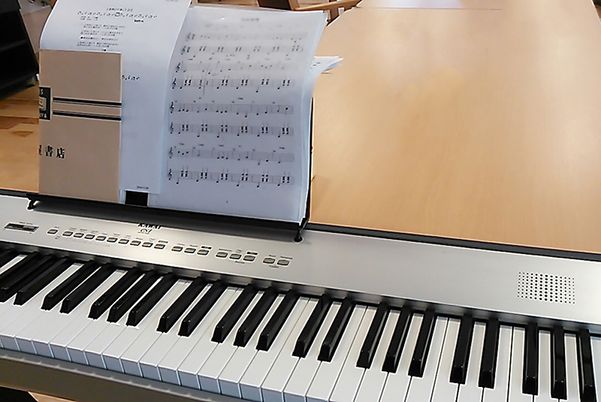 音楽活動室のピアノ