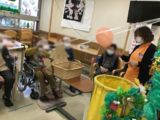 楽しそうな交流が見える場面