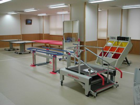 リハビリ機器がある部屋