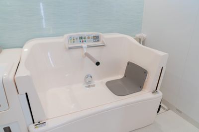 快適に利用可能な浴槽