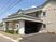 落ち着いた外観の建物