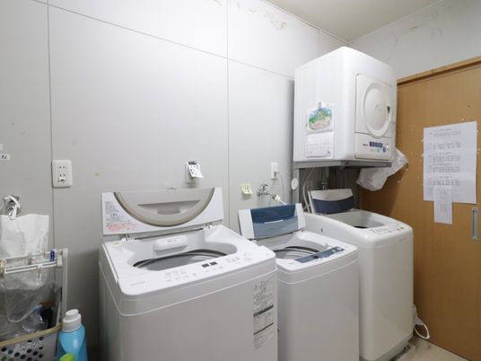 洗濯機と乾燥機の設置 