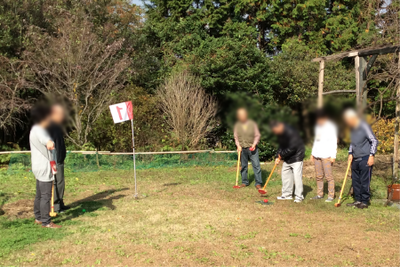 屋外活動を楽しむ様子