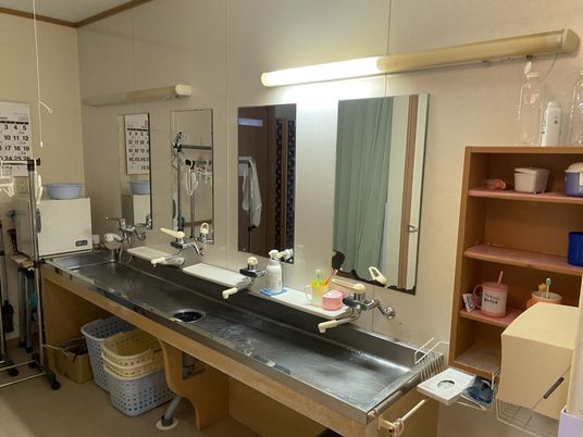 ゆったりとした洗面所