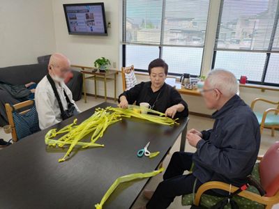 作業を楽しむ人々が集う場所