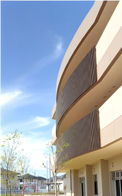 曲線的な外壁のある建物