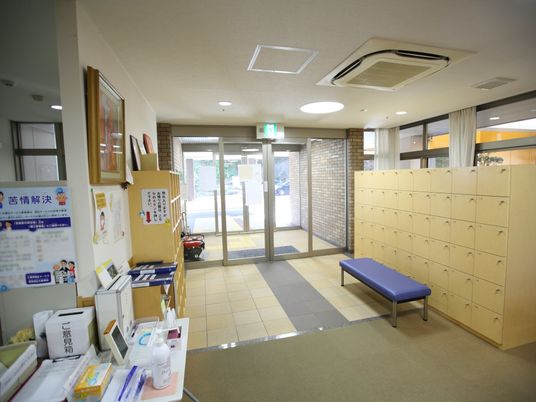 明るく清潔なエントランス