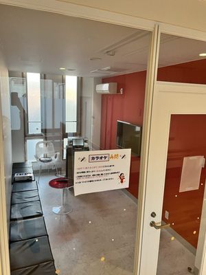 カラオケ設備の部屋  