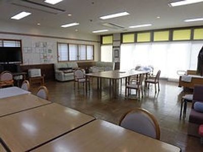 明るいラウンジ