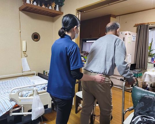 部屋の介助風景