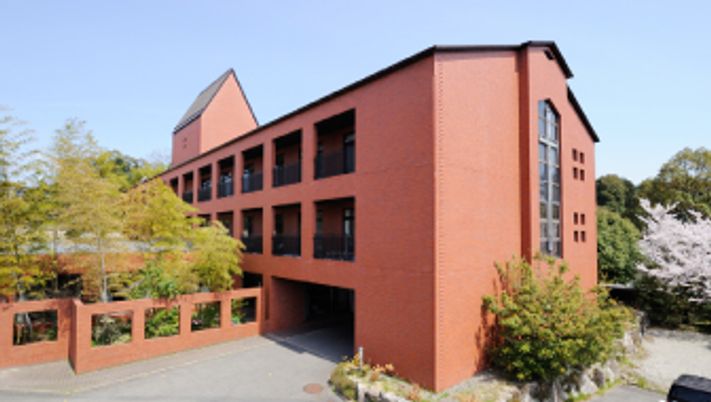 赤いレンガの建物