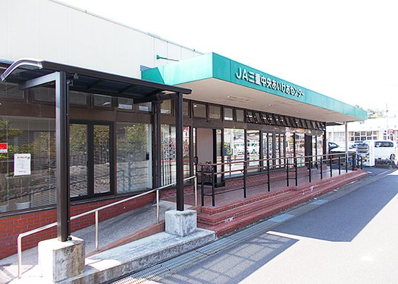 店舗の入り口外観