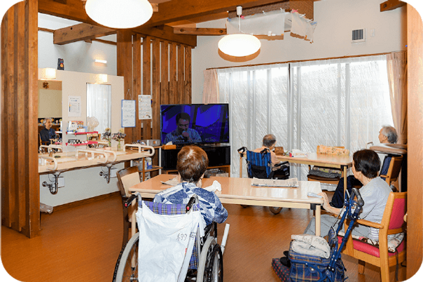 テレビ鑑賞の様子が見られる居室