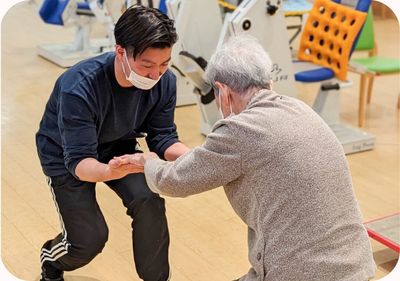 介護のトレーニング光景