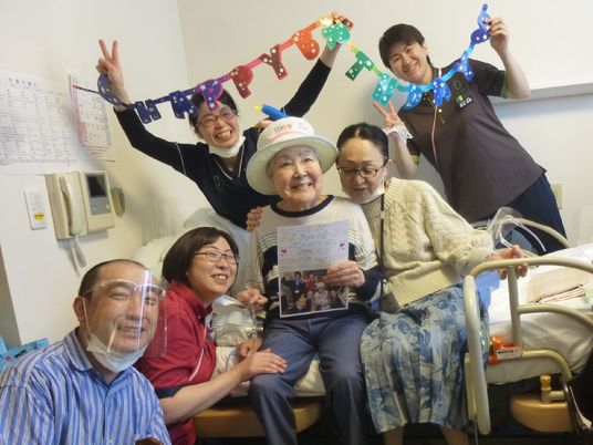 笑顔あふれる居室の様子