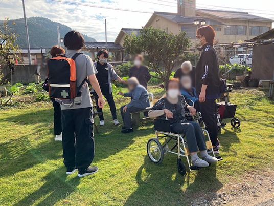 自然の中での活動の様子