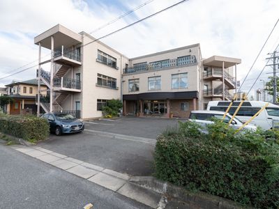 ゆとりある建物の外観